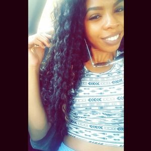 Meet your Posher, Demi